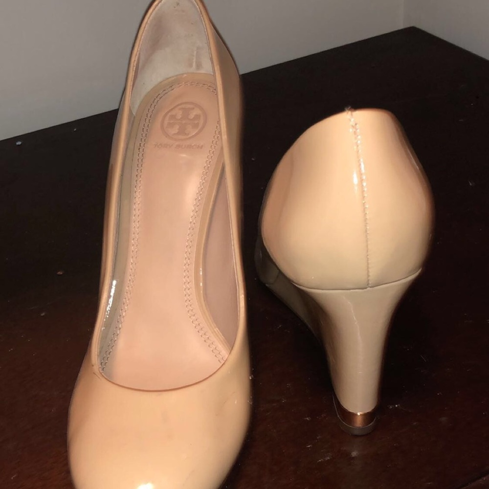 Tory Burch Nude wedges👠